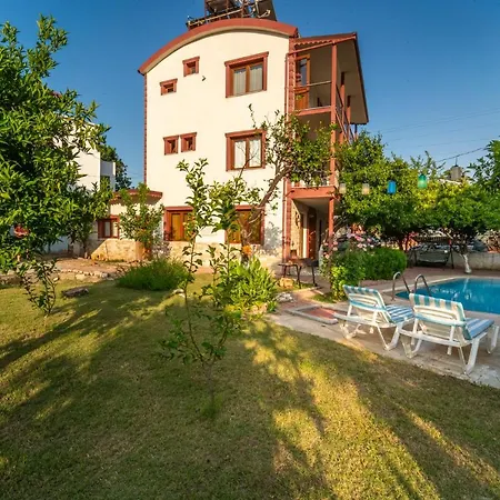 Mavi Deniz 凯梅尔